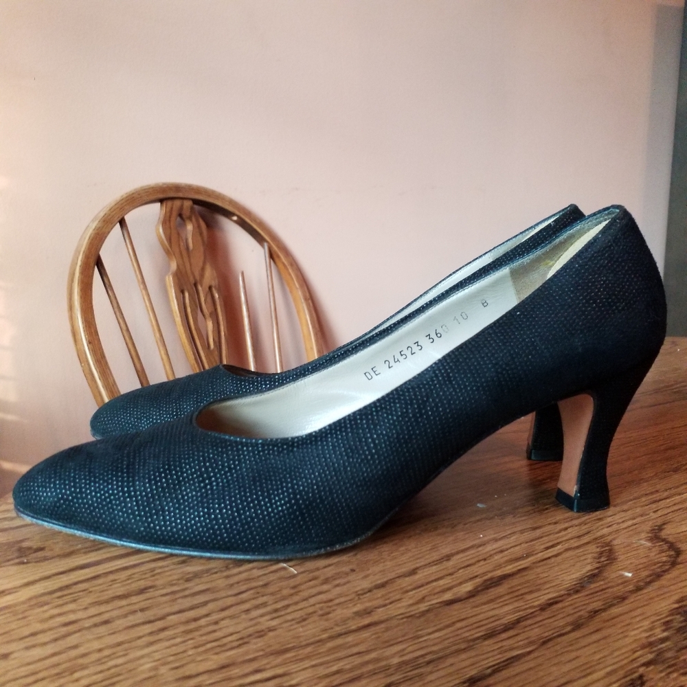 Salvatore Ferragamo black fabric covered Pumps 10
